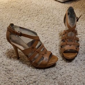 Marc Fisher strappy platform sandals 8.5